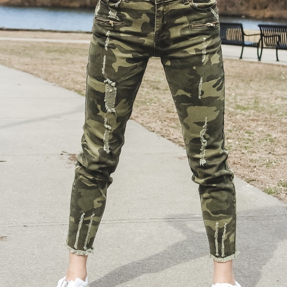 Andi Camo Jeans - Picture 2 of 3